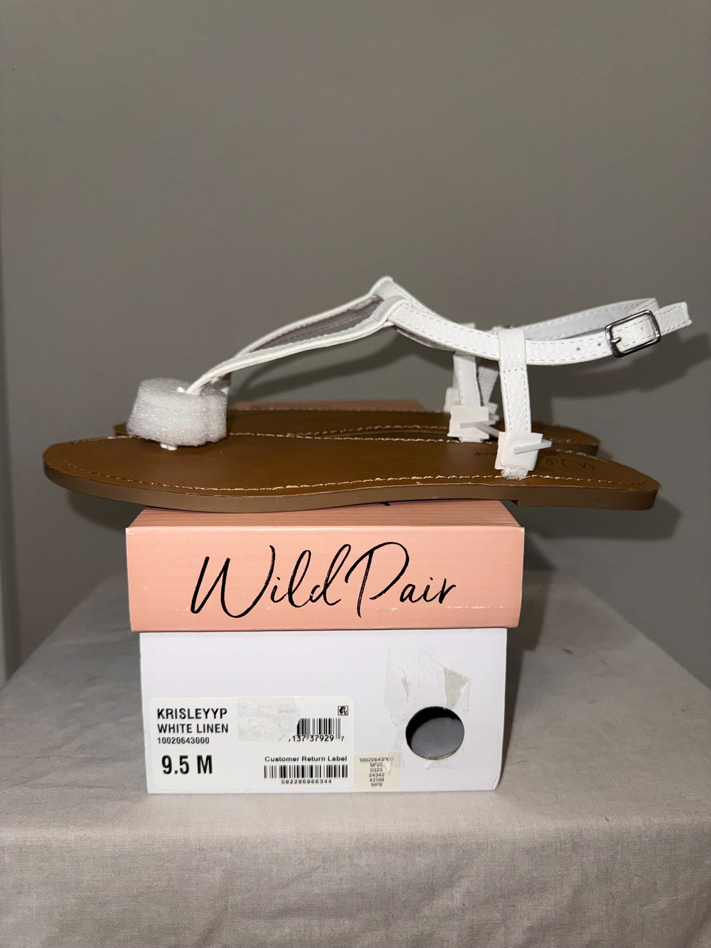 Wild Pair KrisleyYPWhite Linen T Strap Sandals Size 9.5 M